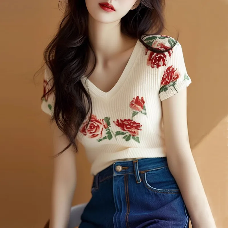 Atasan Rajut Wanita Warna Beig - Embroidery Rose ulasan dan harga