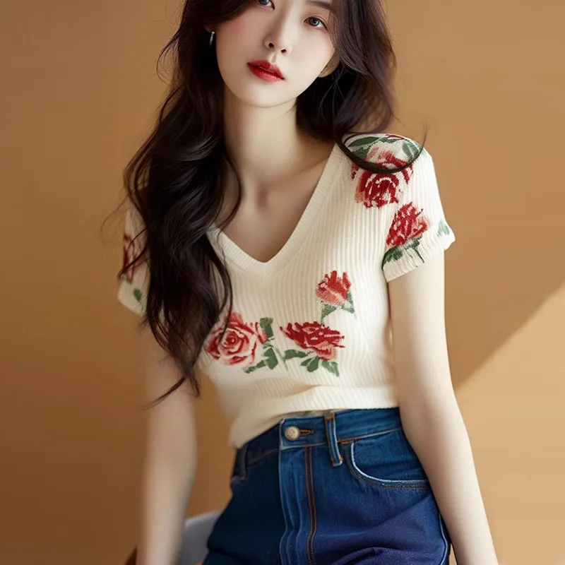Atasan Rajut Wanita Warna Beig - Embroidery Rose ulasan dan harga